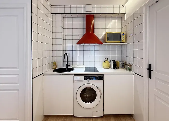 Pop Art & Vibrant Parisian Flat * Parijs