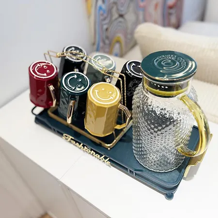 Pop Art & Vibrant Parisian Flat *