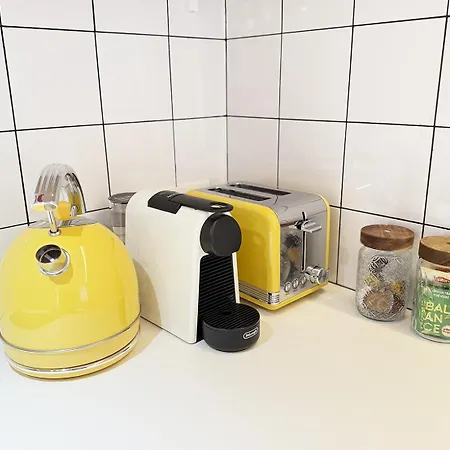 Pop Art & Vibrant Parisian Flat * Париж