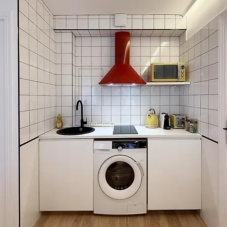 Pop Art & Vibrant Parisian Flat * Paryż