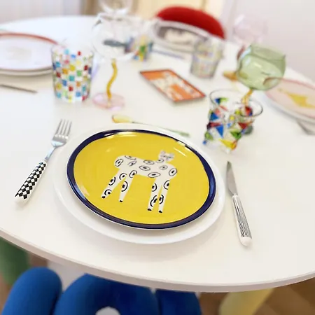 Апартаменты Pop Art & Vibrant Parisian Flat