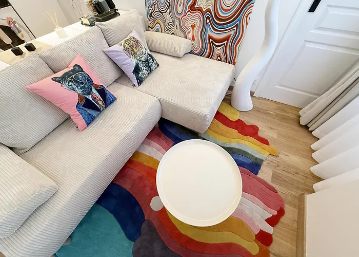 Pop Art & Vibrant Parisian Flat * Paris