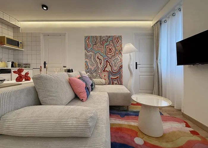 Pop Art & Vibrant Parisian Flat Lägenhet