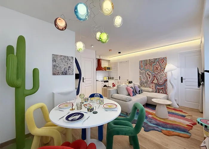 Lägenhet Pop Art & Vibrant Parisian Flat