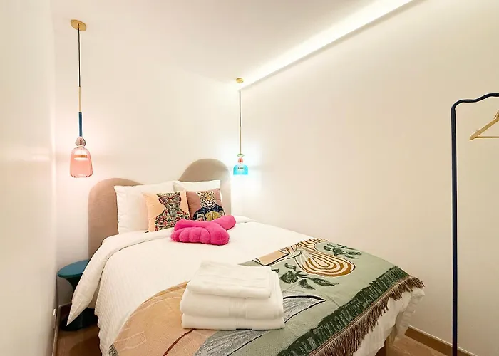 Pop Art & Vibrant Parisian Flat Lägenhet *