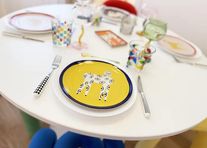 Lägenhet Pop Art & Vibrant Parisian Flat