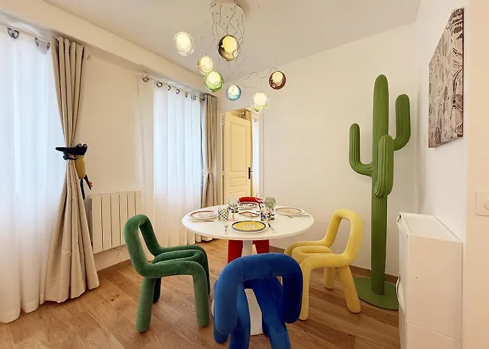 Lägenhet Pop Art & Vibrant Parisian Flat Paris