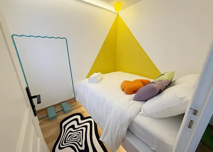 Pop Art & Vibrant Parisian Flat Paris