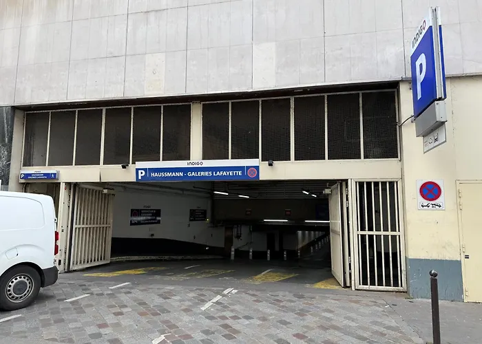 Lägenhet Pop Art & Vibrant Parisian Flat